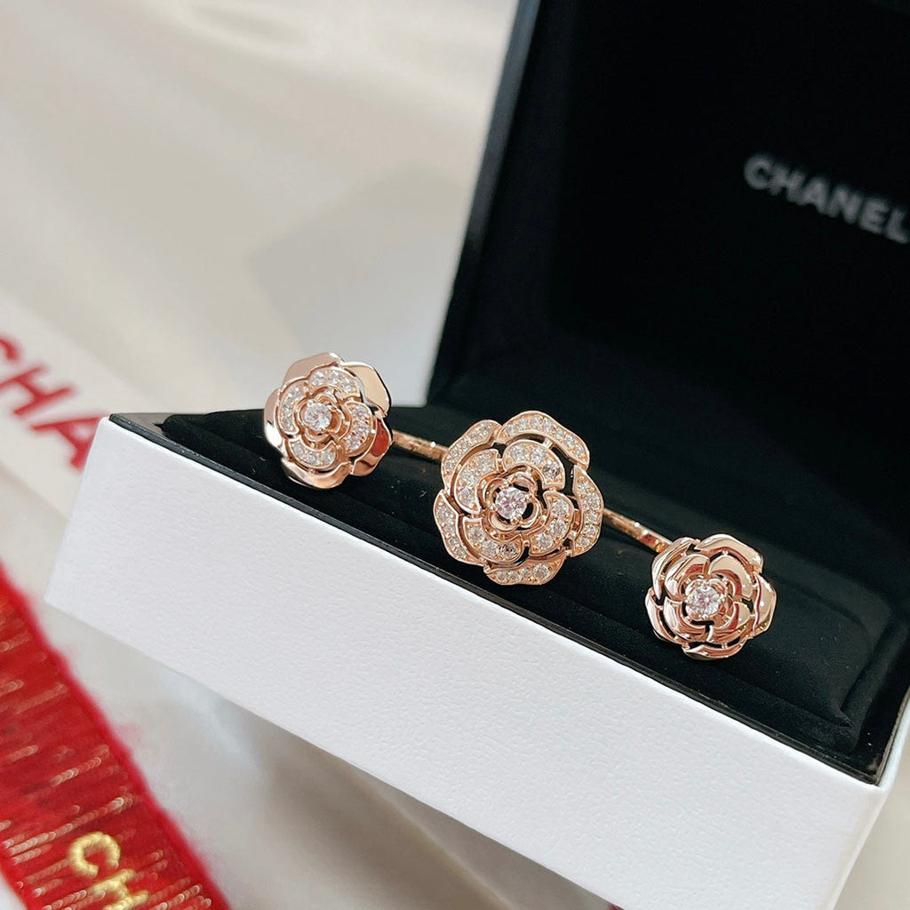 18K CC Extrait De Cam¨¦lia Transformable Ring