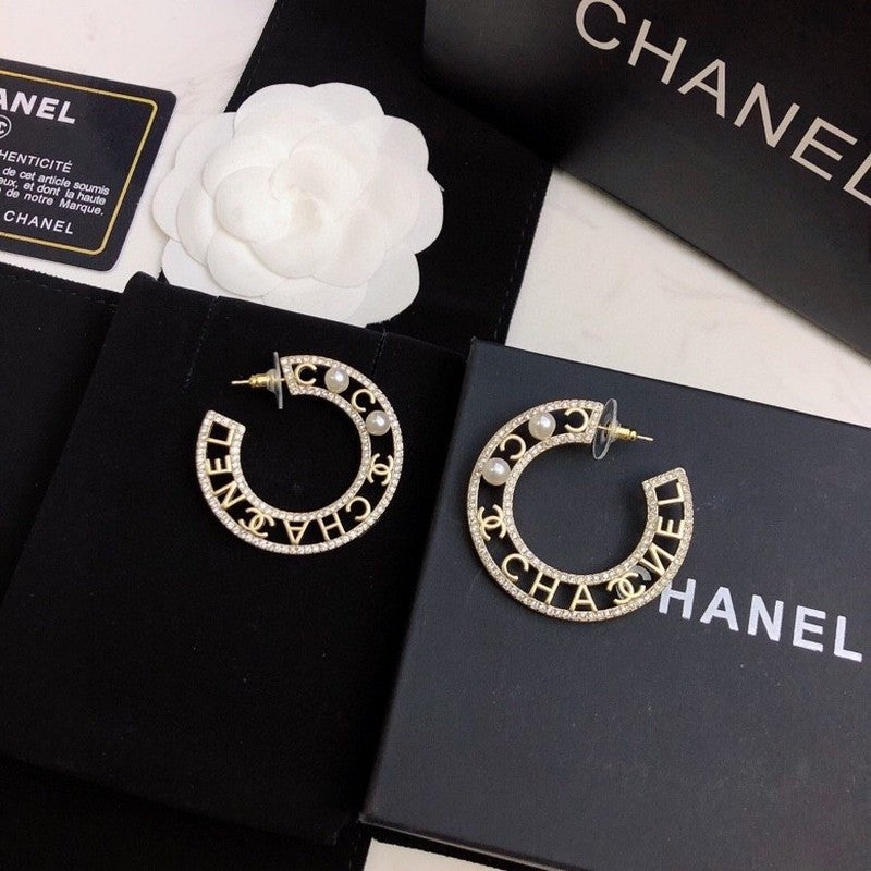 18K CC Circle Pearl Earrings