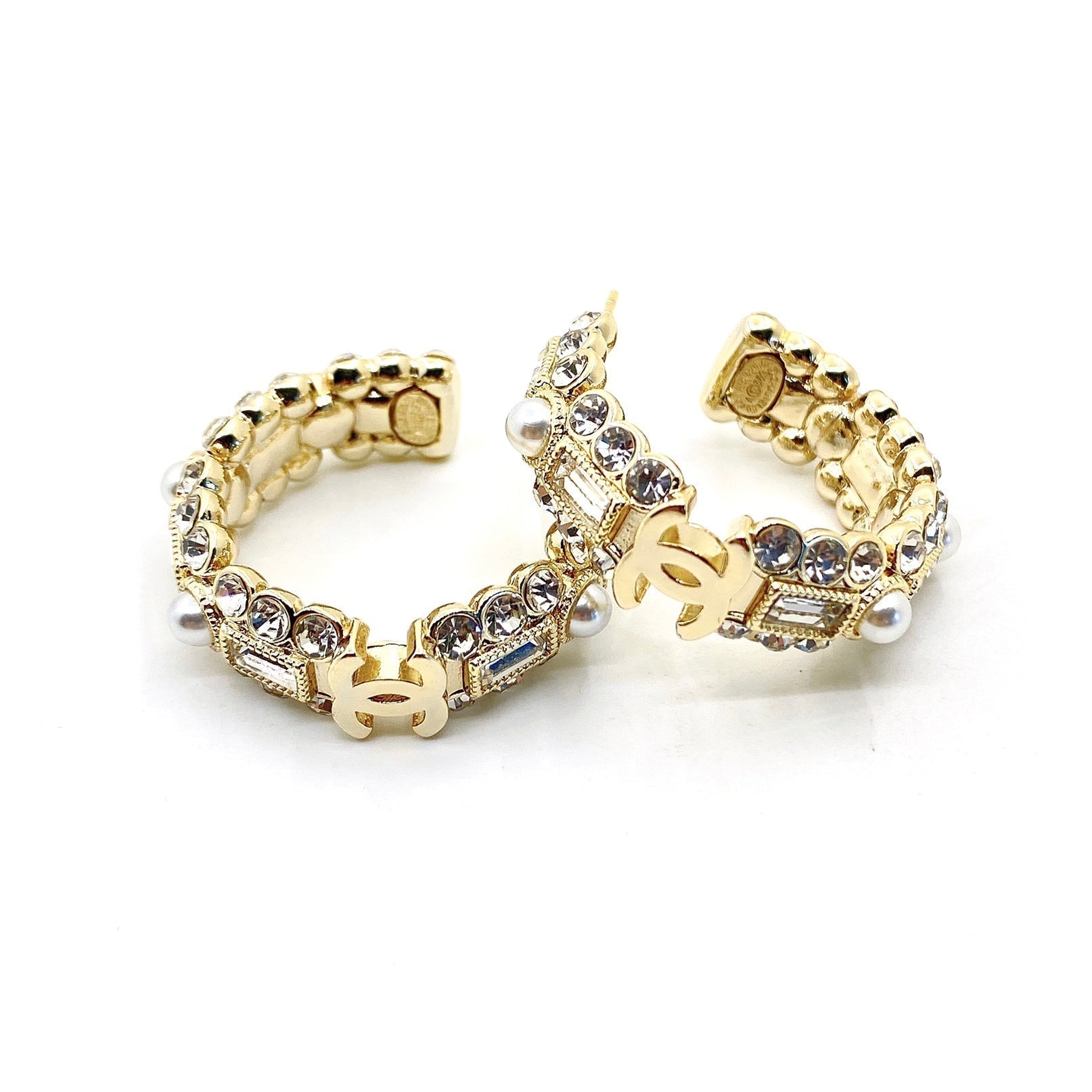 18K CC Crystals Circle Earrings